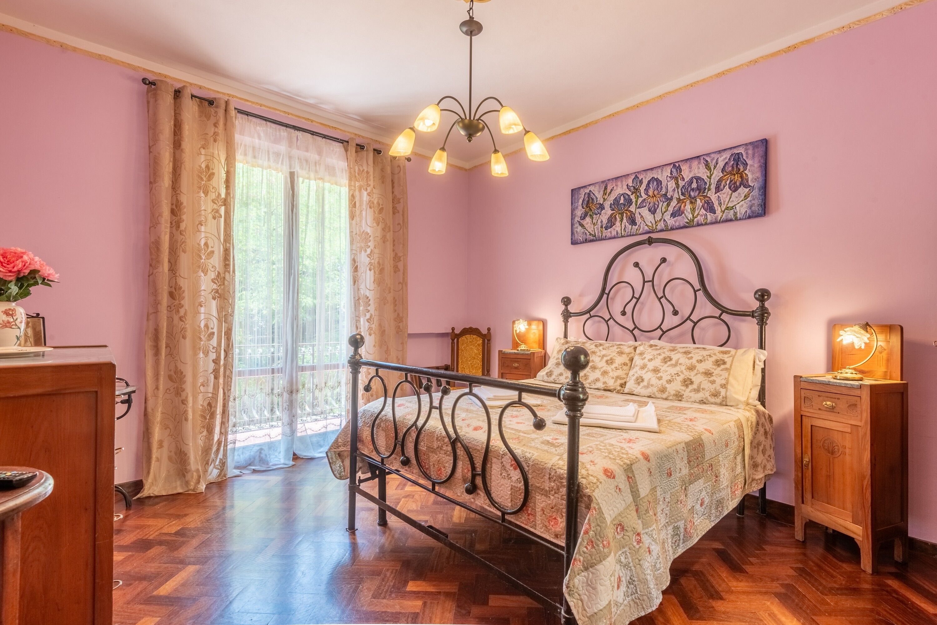 4 camere, ferro/asse da stiro, Wi-Fi gratuito, lenzuola