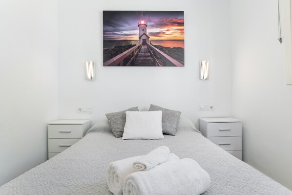 2 bedrooms, iron/ironing board, free WiFi, bed sheets