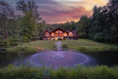 Reflection Ridge | Epic Mountain Cabin w/ Pickleball, Sauna, Theatre, Golf-Sim, Pond & Hot Tub