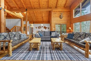 Älytelevisio, takka, kirjoja