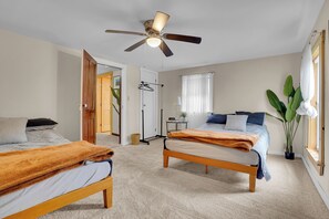 5 bedrooms, free WiFi, bed sheets