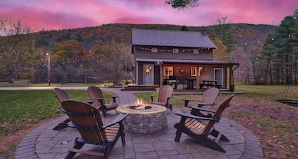 Bald Eagle Lodge | Riverfront near Rail Trail • Kayaks + Pickleball Court