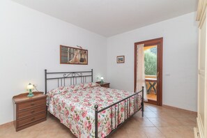 2 bedrooms, iron/ironing board