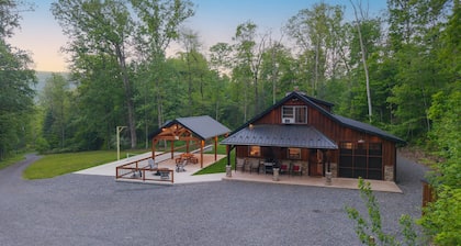 Mountainside Cabin | Pickleball Court, Pavilion + Fire Pit, Near ATV Trails