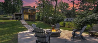 Frog Hollow Lodge | Riverfront, Fire Pit + Kayaks!