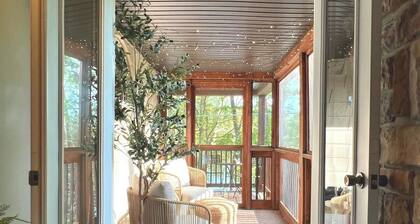 Lazy Bass Lodge | Riverfront & Porch Views + Boat Launch