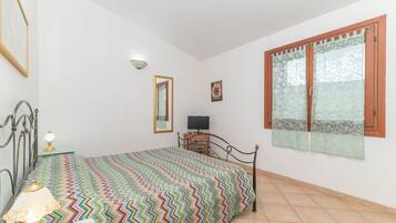 2 chambres, fer et planche Ă repasser