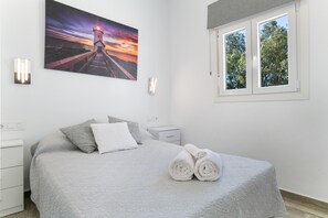 2 bedrooms, iron/ironing board, free WiFi, bed sheets