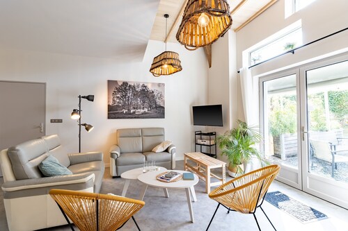 Maison 'La Grange Du Vallon D'estivaux' avec vue sur lac, piscine partagée et Wi-Fi