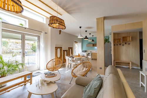 Maison 'La Grange Du Vallon D'estivaux' avec vue sur lac, piscine partagée et Wi-Fi
