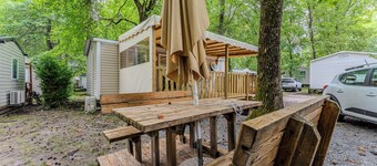 Mobile Home 'Ohara 2 Chambres' with Shared Pool, Private Terrace and Air Conditioning