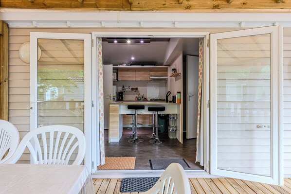 Dining - Mobile Home 'Ohara 2 Chambres' with Shared Pool, Private Terrace and Air Conditioning (Aureilhan)