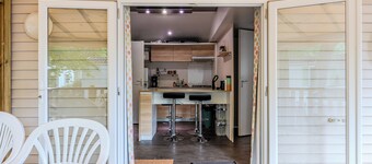 Mobile Home 'Ohara 2 Chambres' with Shared Pool, Private Terrace and Air Conditioning