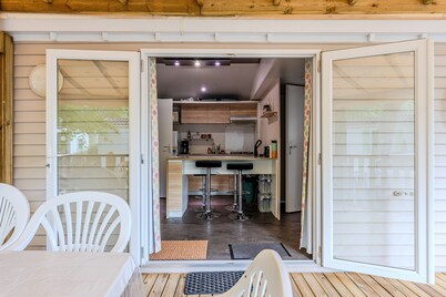 Mobile Home 'Ohara 2 Bedrooms' with Shared Pool, Private Terrace, and Air Conditioning