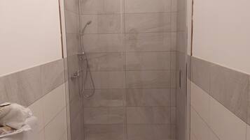 Comfort Double Room | Bathroom | Hair dryer, bidet, towels