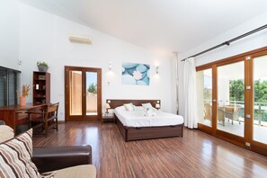 3 bedrooms, iron/ironing board, free WiFi, bed sheets - Villa can Costa by Homevillas360 (Alcúdia)