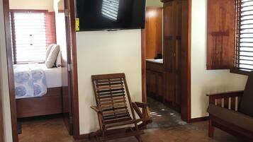 1 bedroom, in-room safe, iron/ironing board, free WiFi
