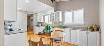 Spacious 5-bedroom house in enchanting Aurora with ,RV Parking Area,WiFi,AC etc.