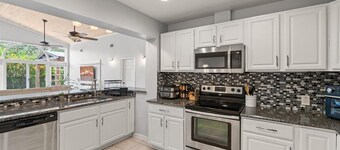 Family Fun-5B -Heated Modern Pool- Game Room - 2 Mins Beach-Short Orlando Drive