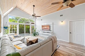 Smart TV, video games, ping pong, video library