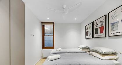 Stunning 3 bedroom Architectural Gem