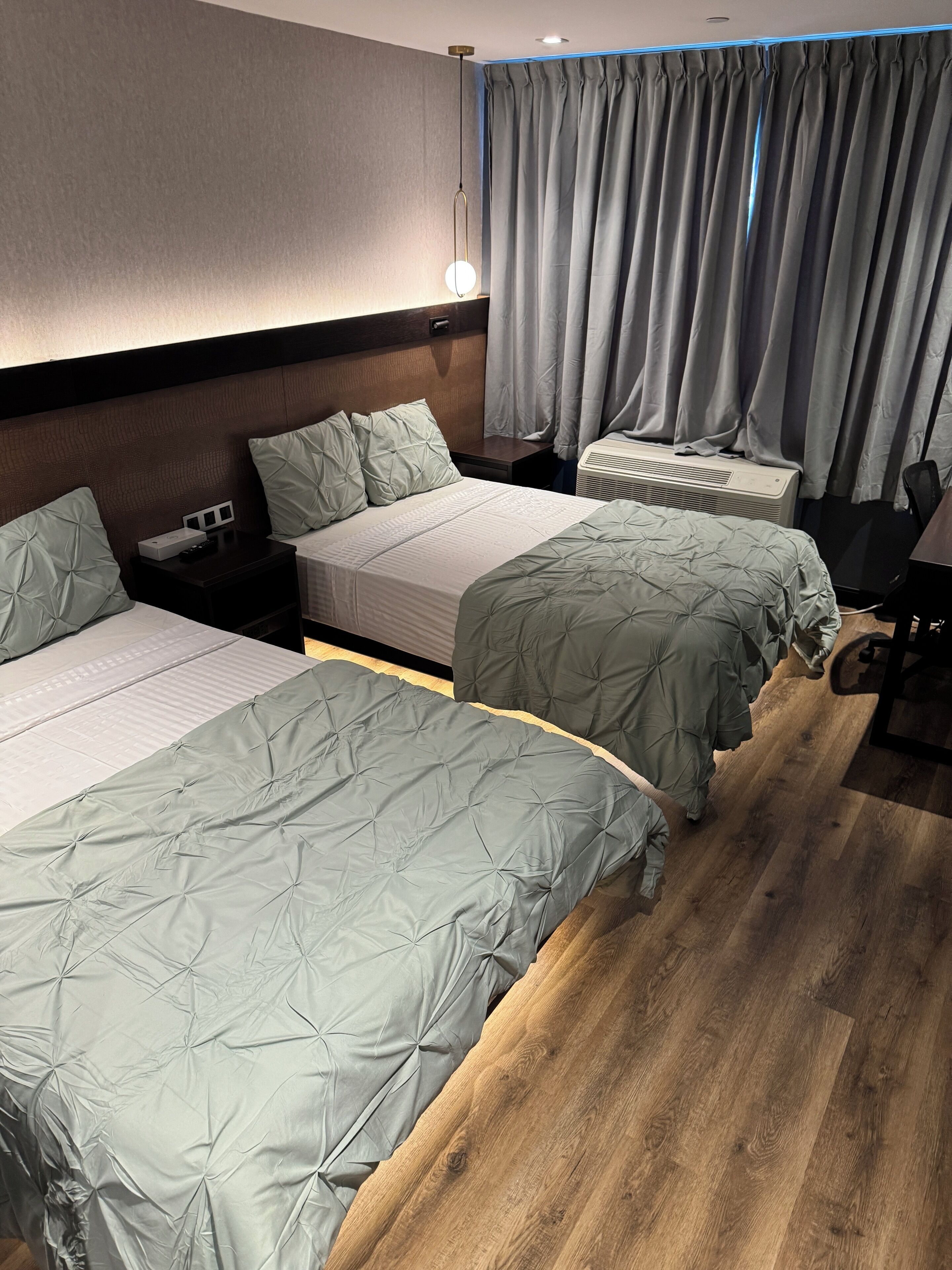 Photo - Hotel Mirage Brooklyn