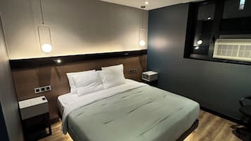 豪華單人房 | 書桌、筆電工作空間、免費無線上網