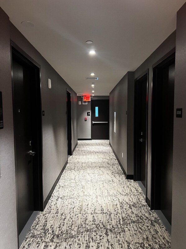 Exterior - Hotel Mirage Brooklyn  (Brooklyn)