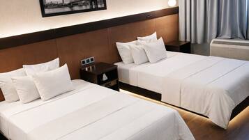 Deluxe Double Room | Desk, laptop workspace, free WiFi