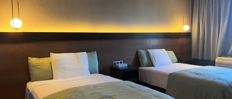 Deluxe Double Room | Desk, laptop workspace, free WiFi