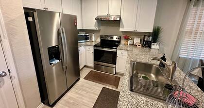 Schlitterbahn Getaway With Community Pool. Near Downtown New Braunfels!