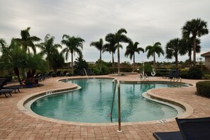 Pool - Cozy 2-bedroom condo in peaceful Punta Gorda with WiFi, fitness room (Punta Gorda)