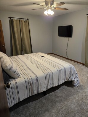 3 chambres, fer et planche à repasser, Wi-Fi gratuit, draps fournis