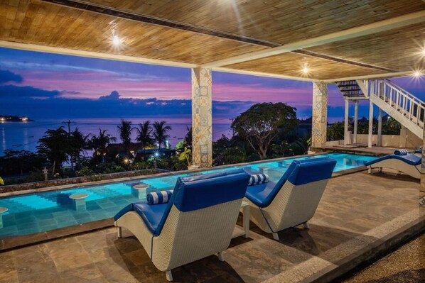 2 piscinas al aire libre