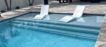 Spacious 5-bedroom Luxury villa with AC and fitness room in fabulous Miami