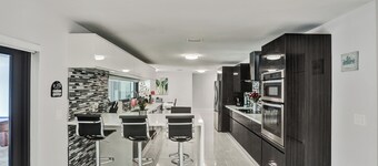 Spacious 5-bedroom Luxury villa with AC and fitness room in fabulous Miami