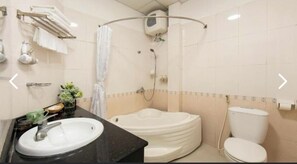 Standard Triple Room, 2 Queen Beds, Non Smoking, Private Bathroom | Bathroom | Designer toiletries, hair dryer, slippers, bidet