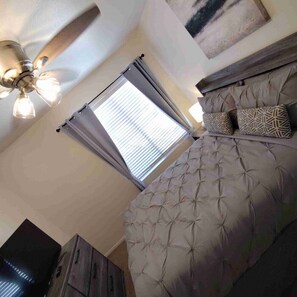 3 chambres, fer et planche à repasser, Wi-Fi gratuit, draps fournis
