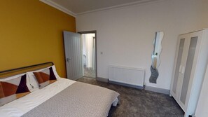 4 chambres, fer et planche à repasser, Wi-Fi, draps fournis