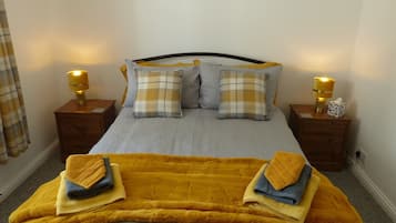 2 Schlafzimmer, Bügeleisen/Bügelbrett, WLAN, Bettwäsche