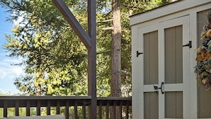 Unclassified image, 2 of 35, button - Charming 3-Bedroom Cabin in Enchanting Lake Arrowhead-Lake Rights & Cozy Fit Pit (Lake Arrowhead)