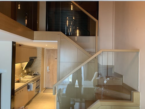 Chic 2-bedroom apartment with AC, WiFi in vibrant Shanghai