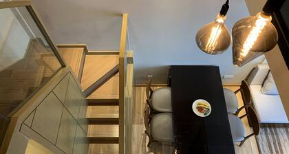 Chic 2-bedroom apartment with AC, WiFi in vibrant Shanghai