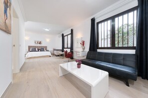 5 bedrooms, in-room safe, desk, iron/ironing board