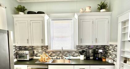 Crosby Street Suite - Freshly Renovated 3 Bedroom near Downtown Augusta