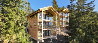 Superior Chalet # 13 with Sauna & Hot Tub