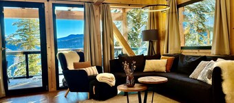 Superior Chalet # 13 with Sauna & Hot Tub