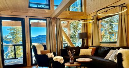 Superior Chalet # 13 with Sauna & Hot Tub