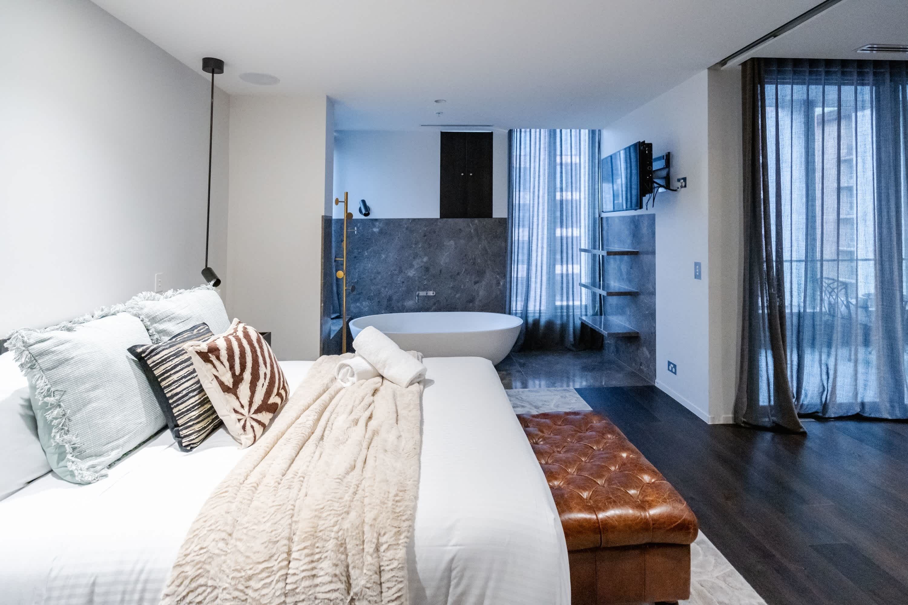 1 bedroom, desk, iron/ironing board, WiFi