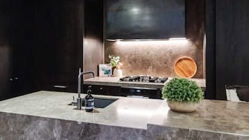 Fridge, microwave, oven, stovetop
